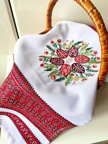Великодній рушник для кошика з вишивкою яєць та орнаментом 71&times;32 см 23657 фото
