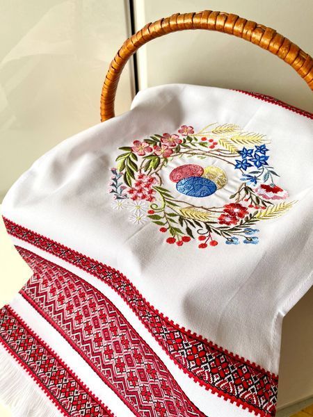 Великодній рушник для кошика з писанками та квітковою вишивкою, 80&times;31 см 67858 фото
