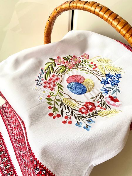 Великодній рушник для кошика з писанками та квітковою вишивкою, 80&times;31 см 67858 фото