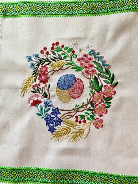 Великодній рушник для корзинки з вишивкою у зеленому орнаменті, 80&times;31 см 79543 фото